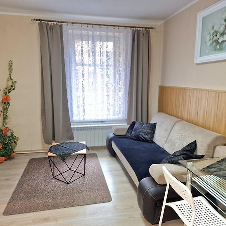 Aparthouse Apartamenty Centrum - In The City Center Near The Train Station كاتوفيتسه المظهر الخارجي الصورة