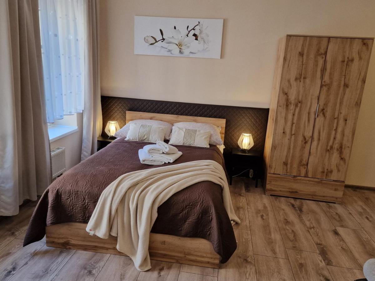 Aparthouse Apartamenty Centrum - In The City Center Near The Train Station كاتوفيتسه المظهر الخارجي الصورة
