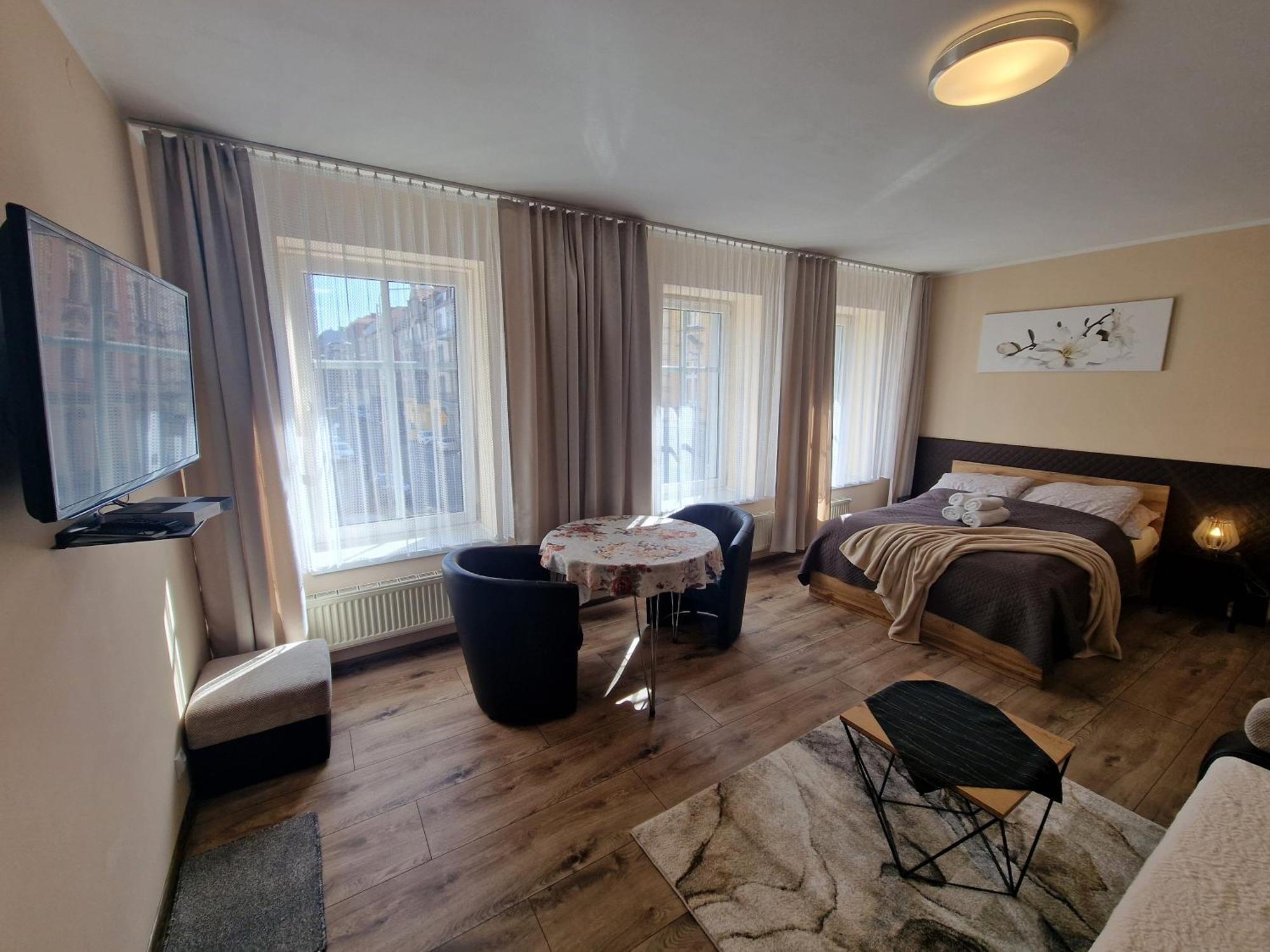 Aparthouse Apartamenty Centrum - In The City Center Near The Train Station كاتوفيتسه المظهر الخارجي الصورة