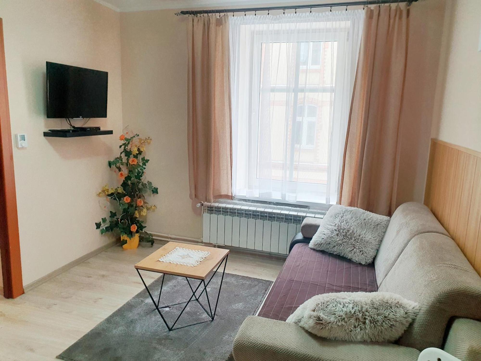 Aparthouse Apartamenty Centrum - In The City Center Near The Train Station كاتوفيتسه الغرفة الصورة