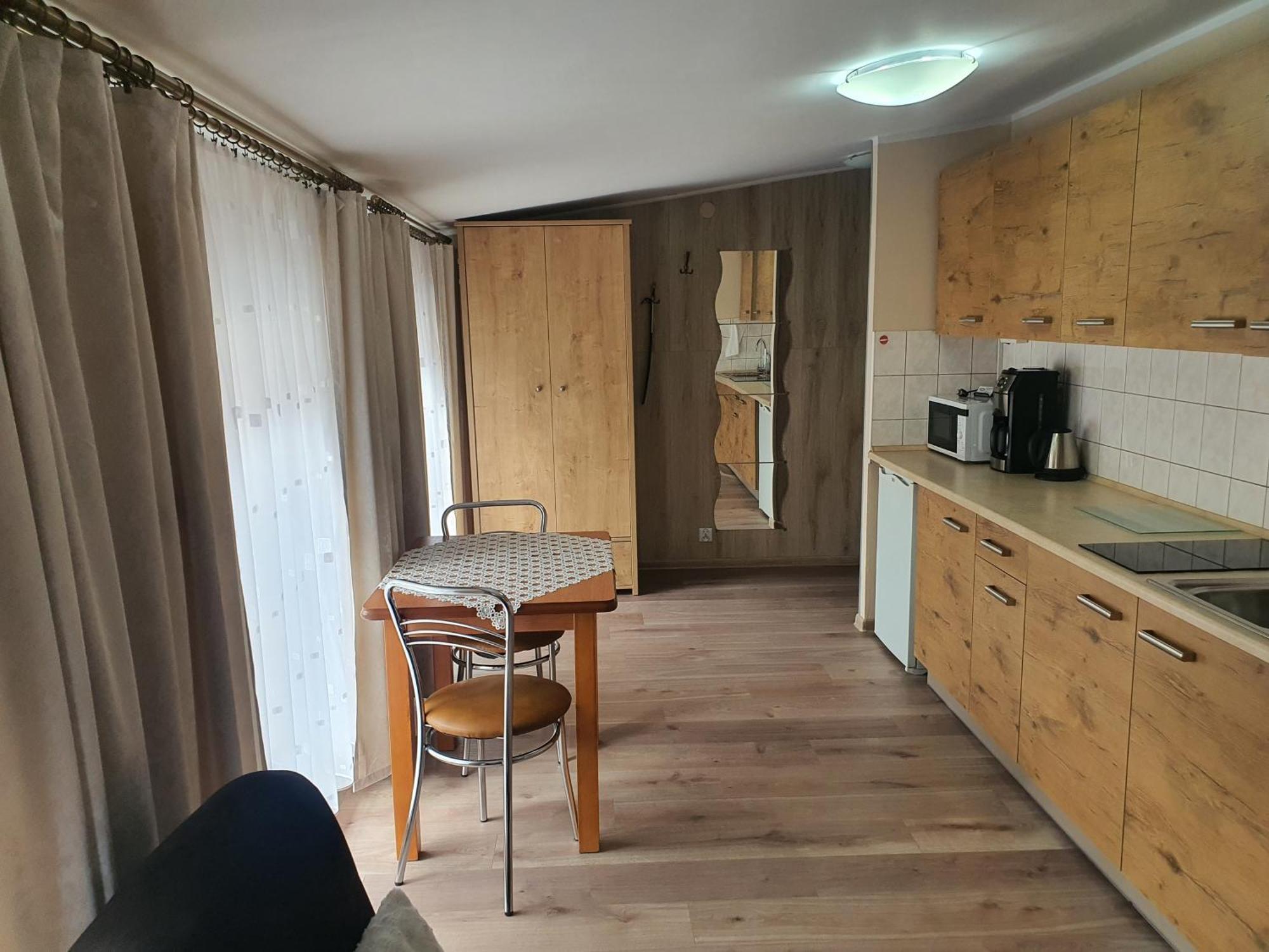 Aparthouse Apartamenty Centrum - In The City Center Near The Train Station كاتوفيتسه الغرفة الصورة