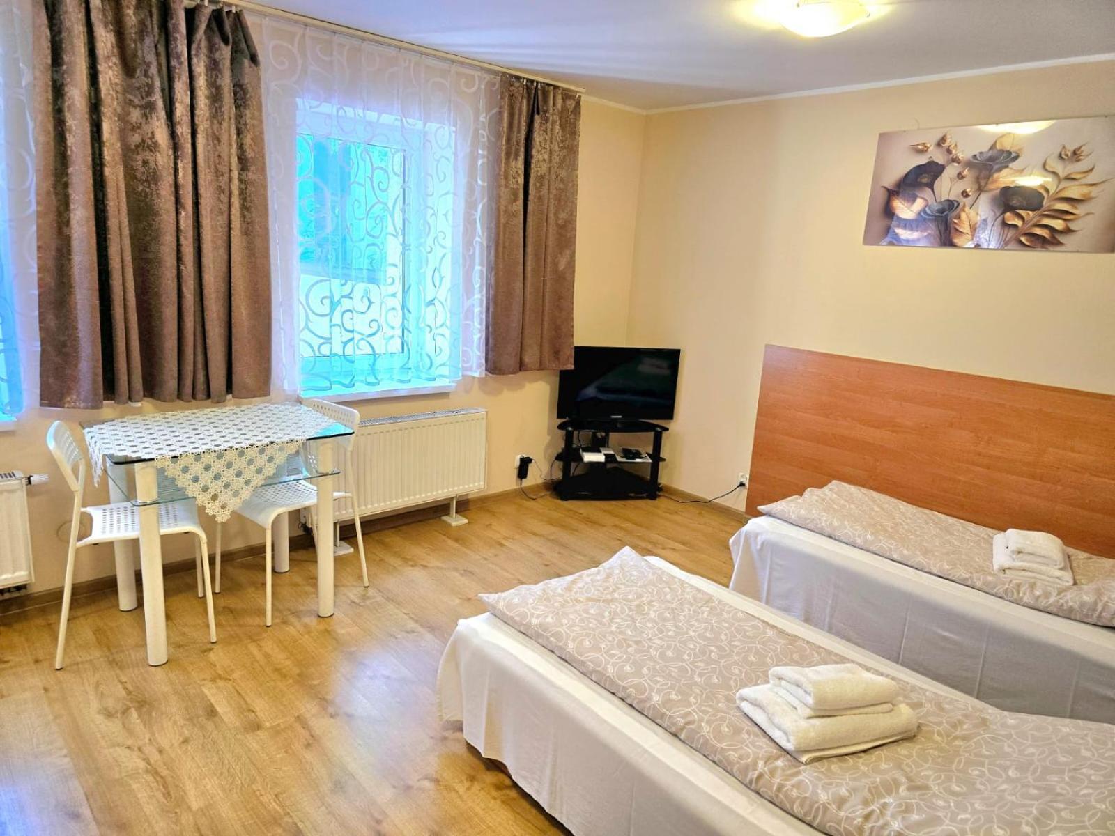 Aparthouse Apartamenty Centrum - In The City Center Near The Train Station كاتوفيتسه المظهر الخارجي الصورة