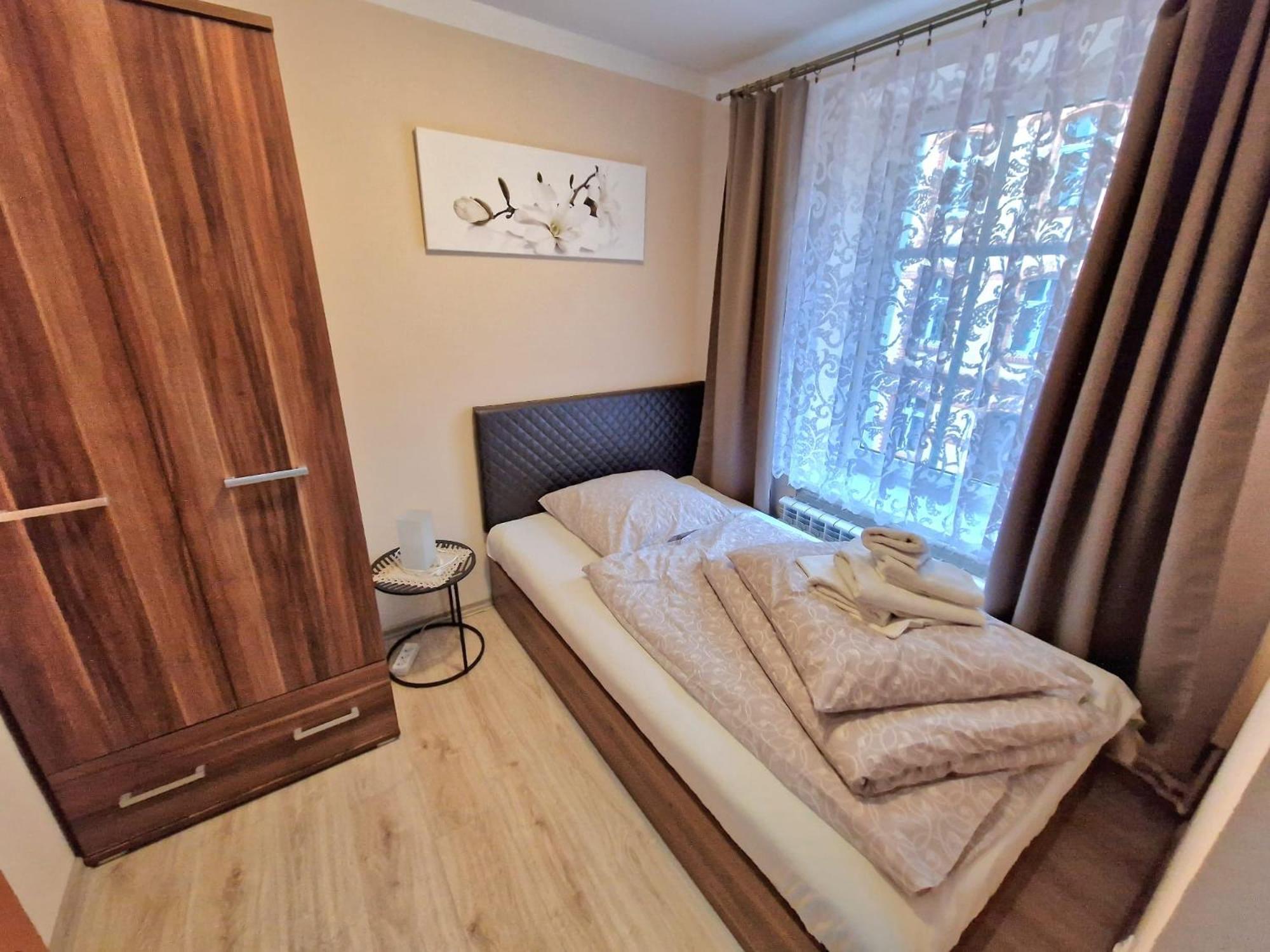 Aparthouse Apartamenty Centrum - In The City Center Near The Train Station كاتوفيتسه المظهر الخارجي الصورة