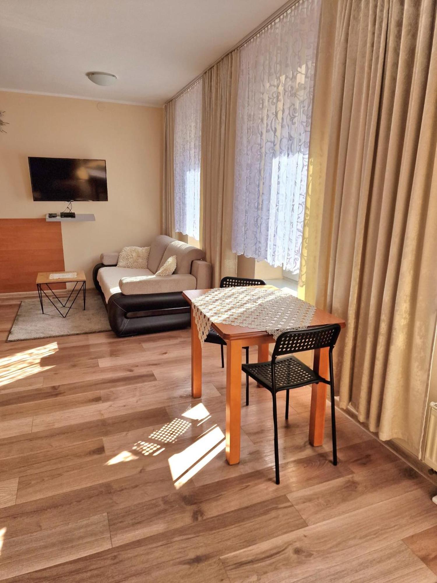 Aparthouse Apartamenty Centrum - In The City Center Near The Train Station كاتوفيتسه المظهر الخارجي الصورة