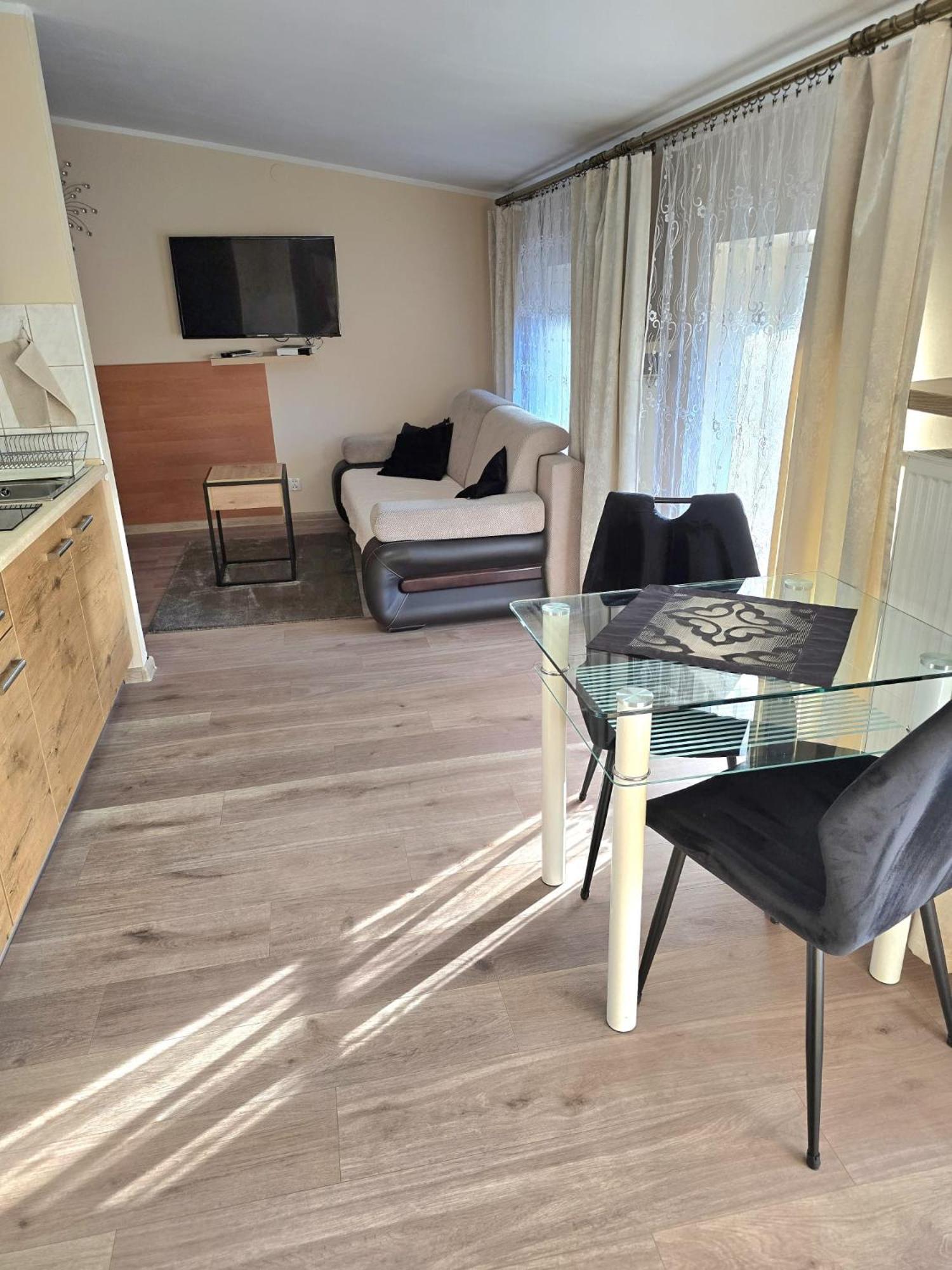 Aparthouse Apartamenty Centrum - In The City Center Near The Train Station كاتوفيتسه المظهر الخارجي الصورة