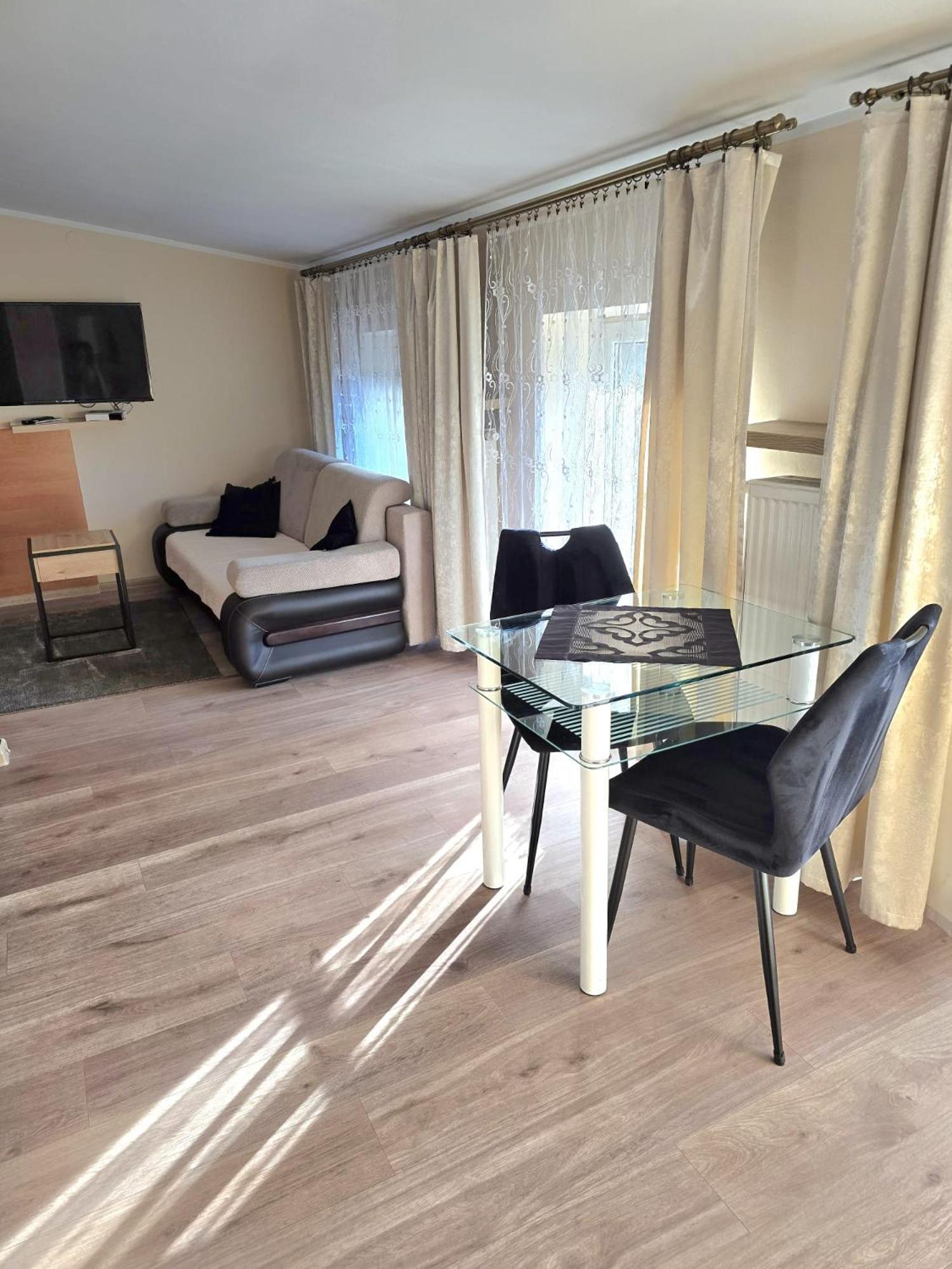Aparthouse Apartamenty Centrum - In The City Center Near The Train Station كاتوفيتسه المظهر الخارجي الصورة