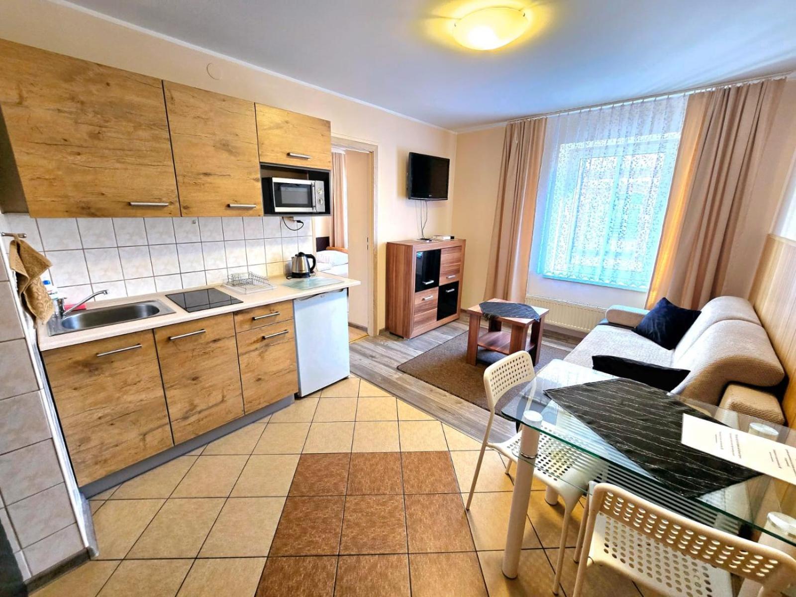 Aparthouse Apartamenty Centrum - In The City Center Near The Train Station كاتوفيتسه الغرفة الصورة